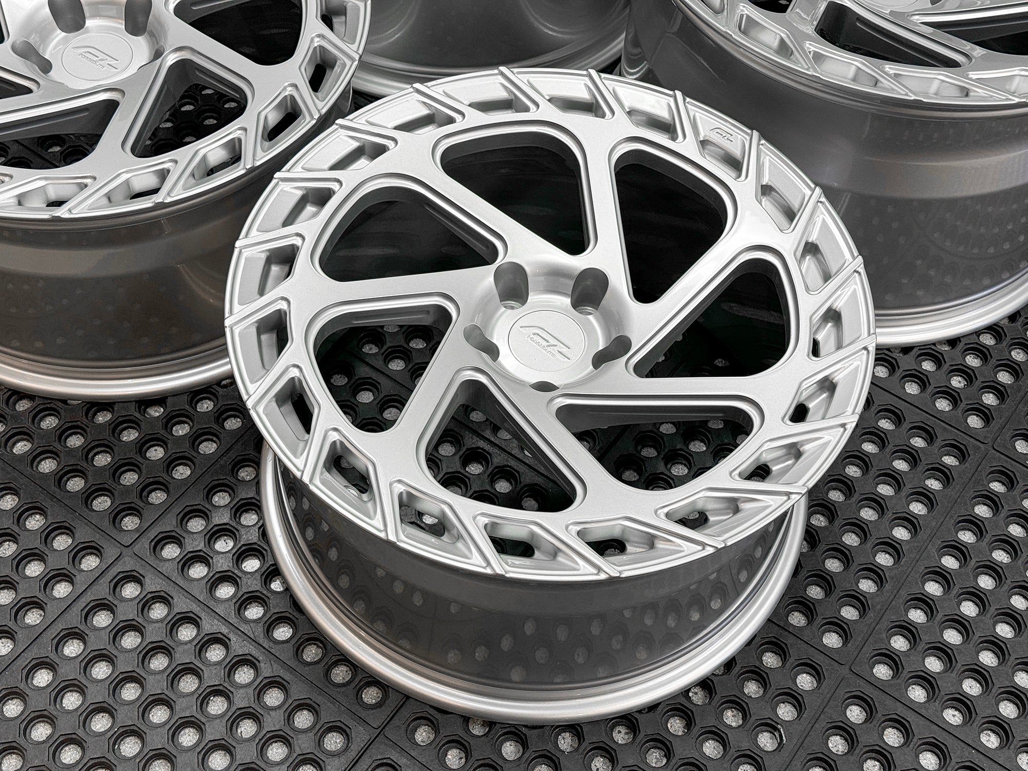 19" RENZO FORGEDLITE  TF7 1PC MONOBLOCK CUSTOM MADE - 